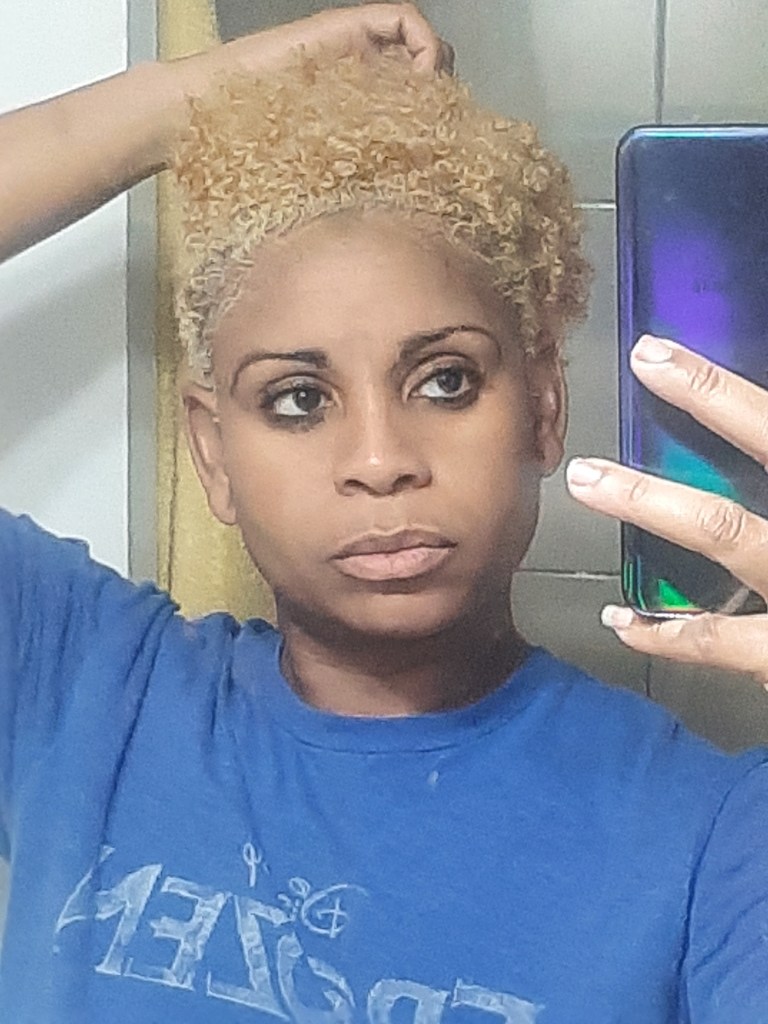 marketing expert specializing in small business marketing with  six reasons why entrepreneurs need a website even if they have a social media account